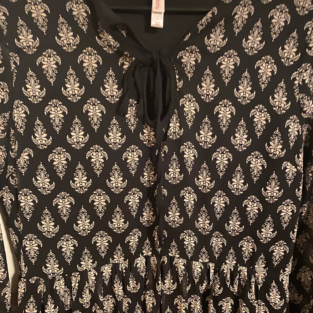 Xhiliration Long Sleeved Black Dress